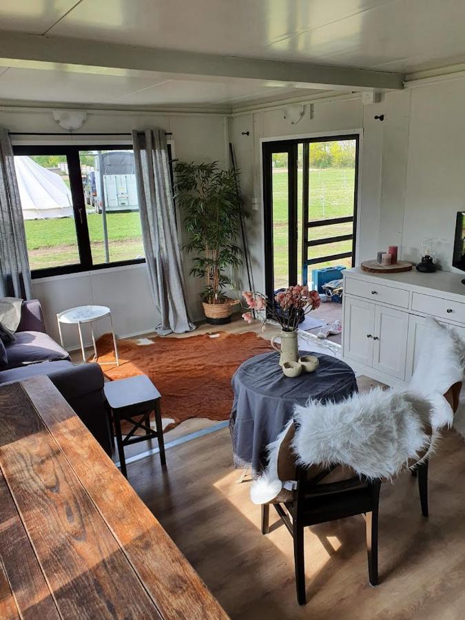 Houten Huisje Tussen Paarden Nieuwerkerken Zewnętrze zdjęcie
